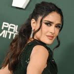 Salma Hayek Reveals Why Her Breasts Have Gotten。